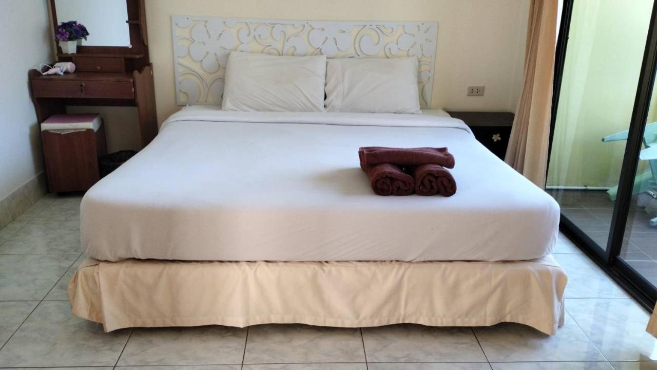 Massuwan Karon Beach Ban Saiyuan Extérieur photo